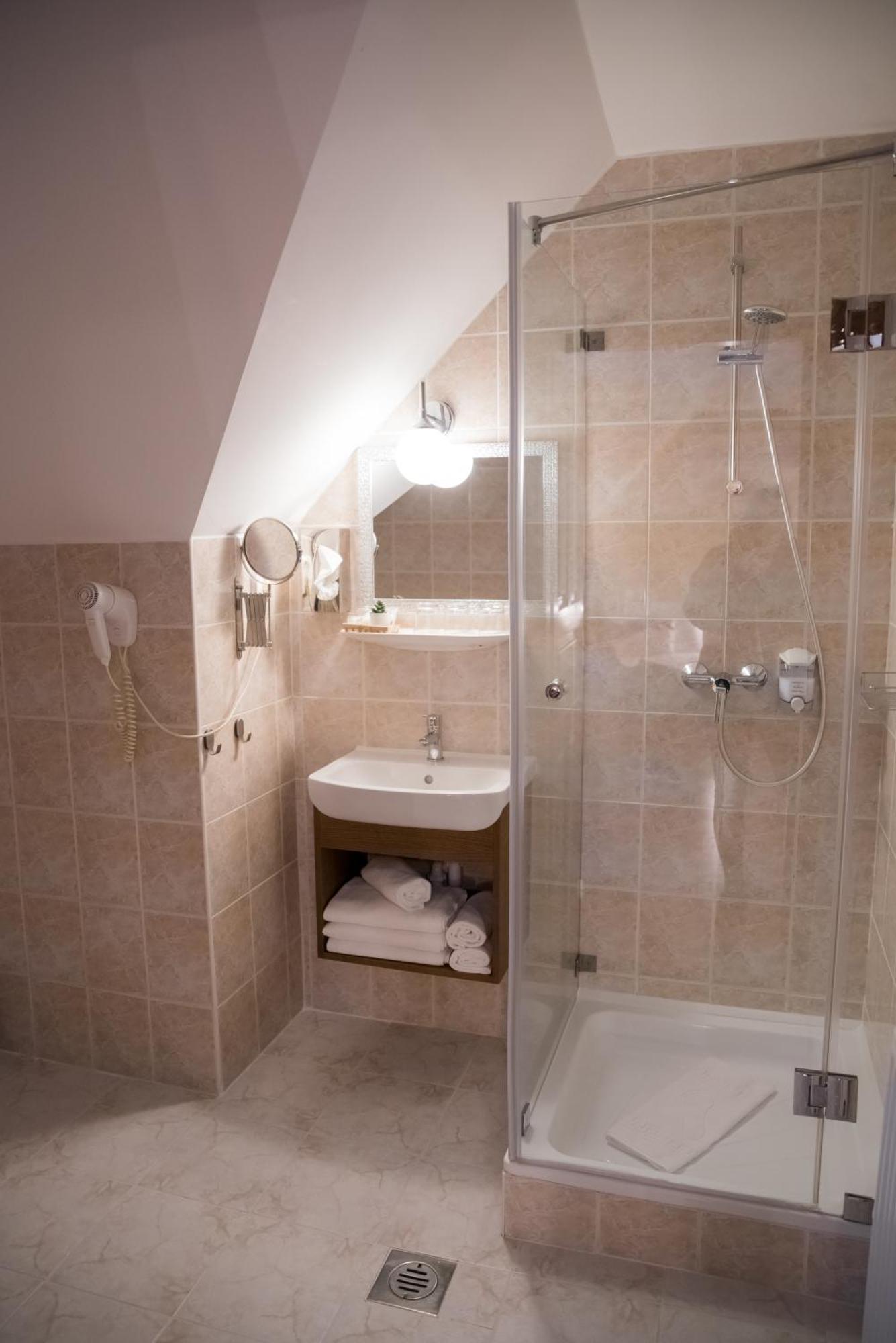 קישקורוש Vinum Hotel מראה חיצוני תמונה