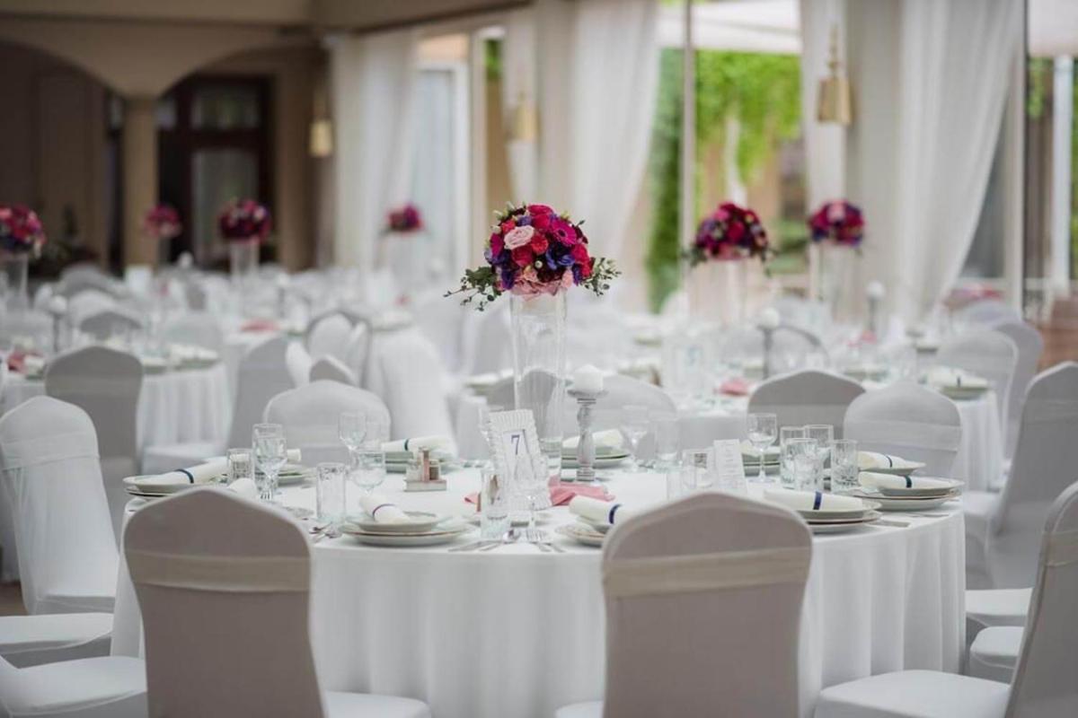 קישקורוש Vinum Hotel מראה חיצוני תמונה